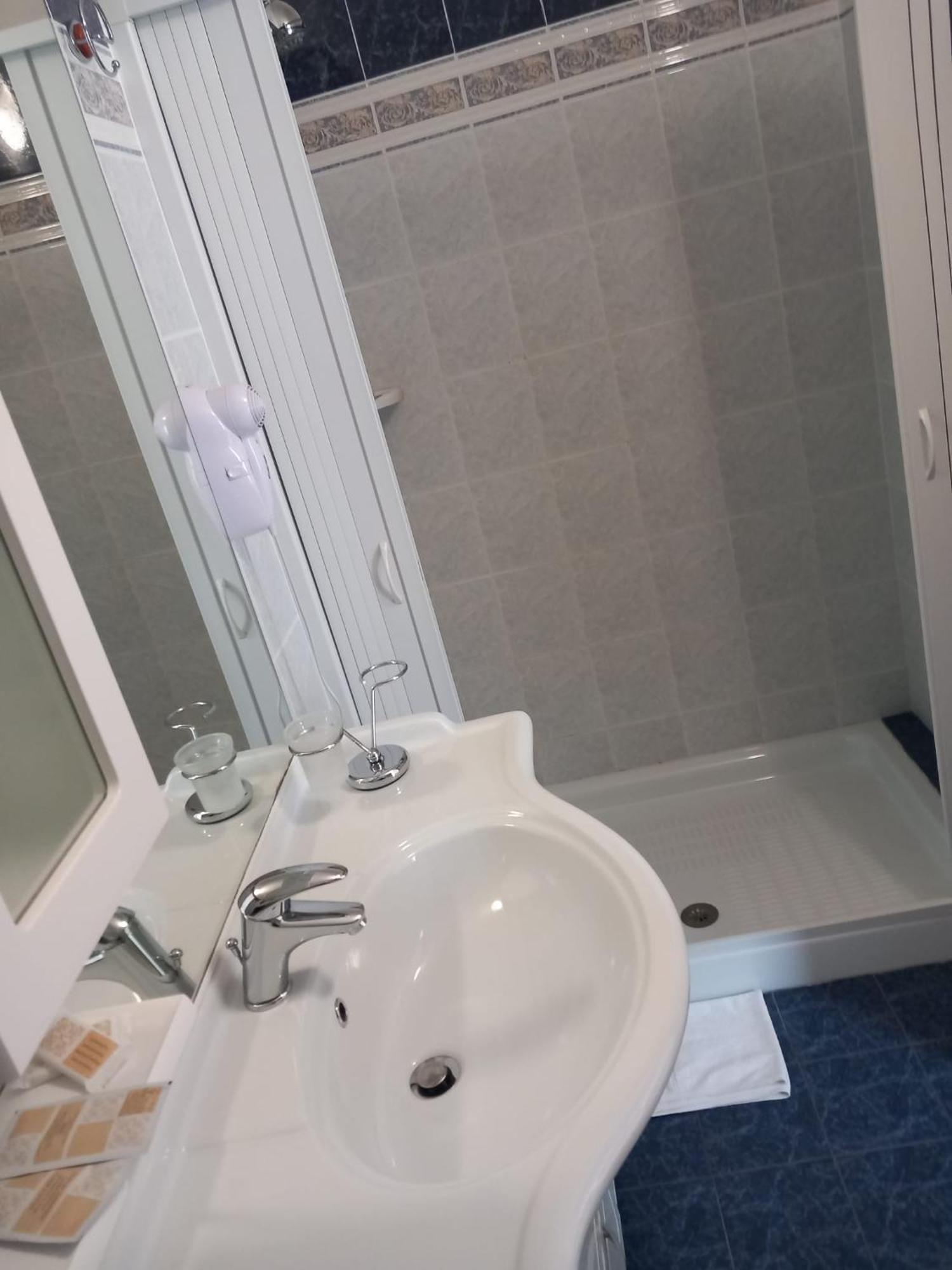 Albergo Labotte فيستَ المظهر الخارجي الصورة